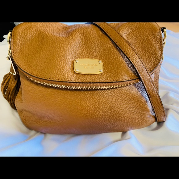❌SOLD❌Michael Kors Leather Tassel Crossbody Bag - Picture 1 of 7